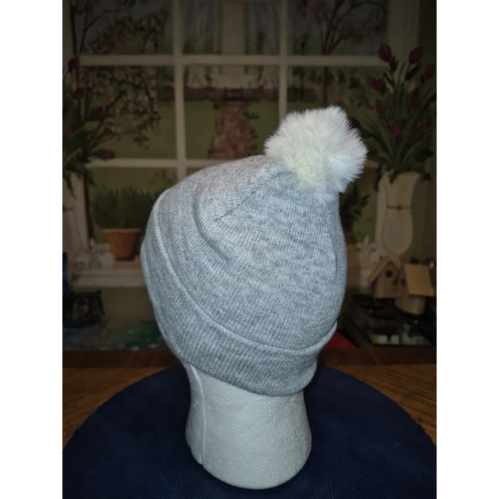 Disney Junior Minnie Beanie w/ Pompom Gray White Red Black Colors #781g